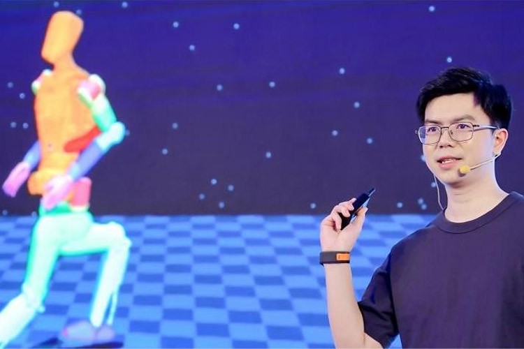 天才少年稚晖君YABO鸭脖机器人走路进场！AI模型做大脑，目标售价20万以内